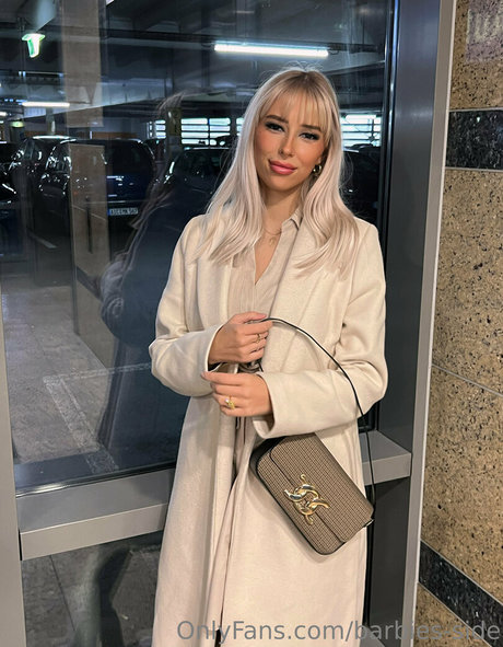 barbies side naked star photo