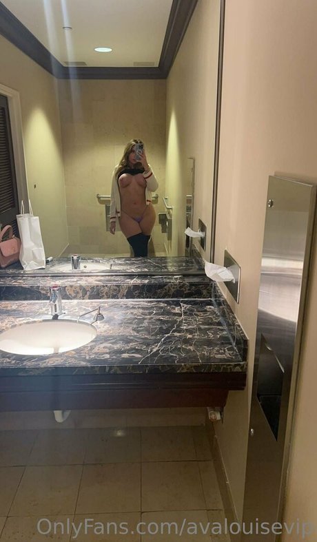 shemale fucks girl onlyfans hot sexy picture