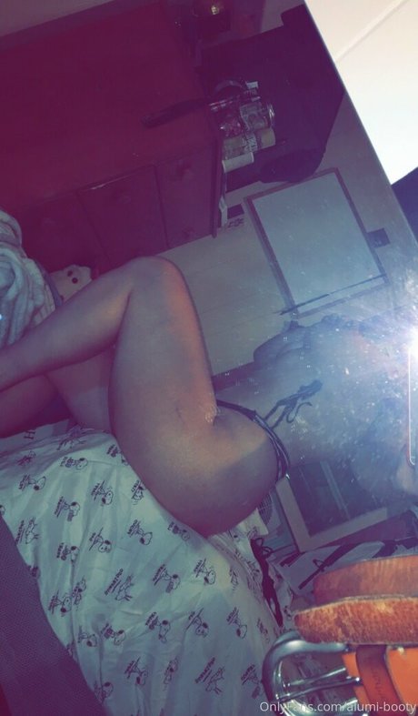 alumi booty top pornstar photo