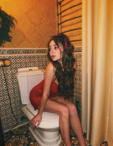 yaadashulya sexy pornstar pics