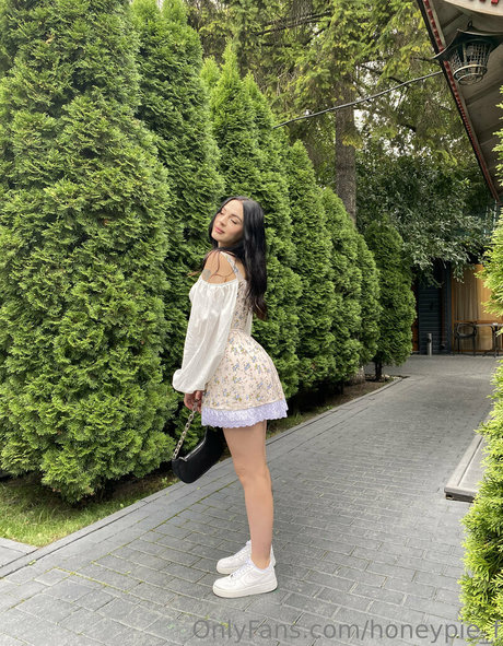 honeypie f sexy star pic