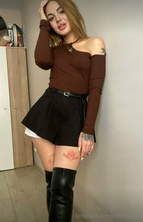 honeypie f pornstar photo