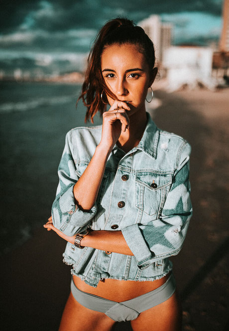 Emanuelle Kadosh model pretty galleries