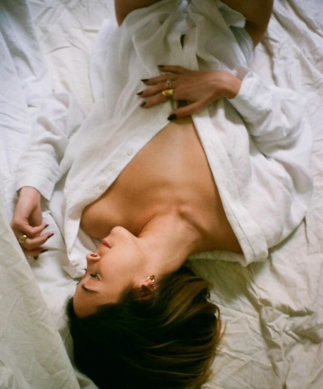 Emma Carmi model pics