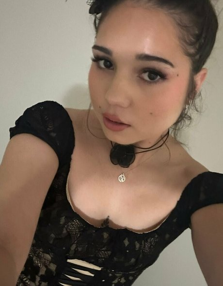 bellabxnny naked star photo