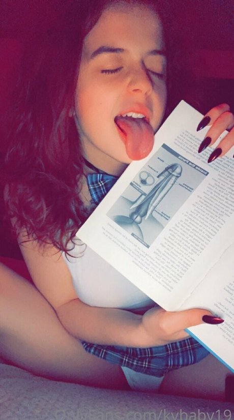 kybaby19 star erotic photos