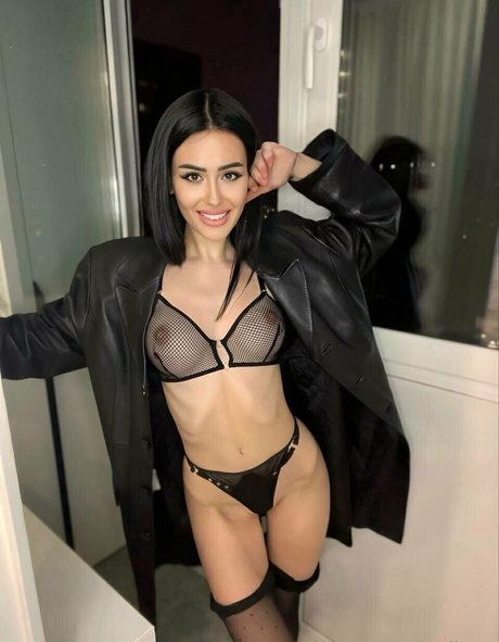 emilage pornstar nude image