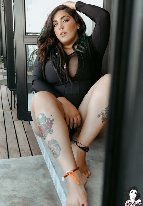 Arthemis adult model picture