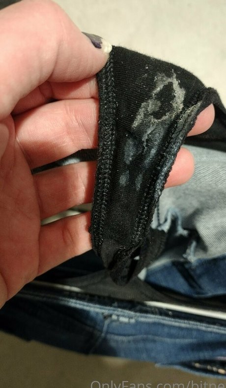 kneebes pornstar pics