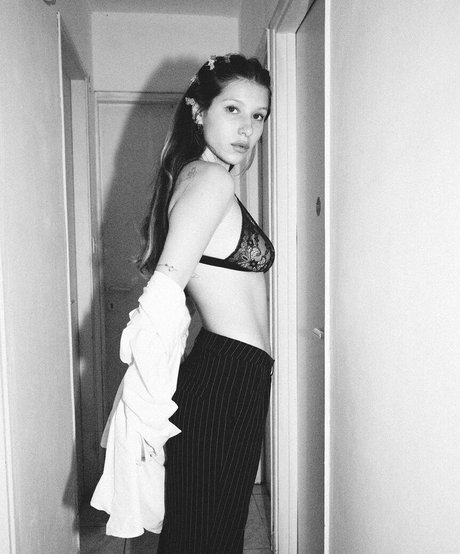 Roni Zouler nice actress archive