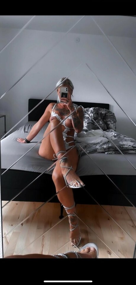 Mis spicy star nudes galleries