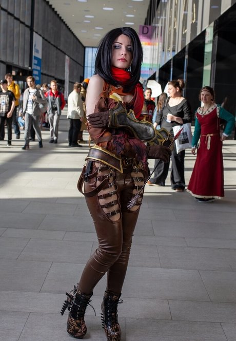 esfiriya tudor nude actress image