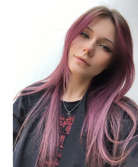 angejla sexy star img