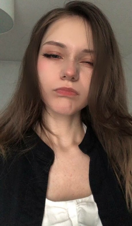 angejla nice actress image