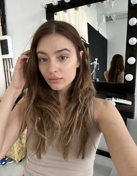 Young Polly porn model archive