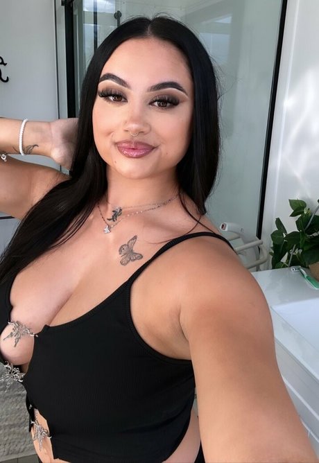 taylaraywhite high quality model img