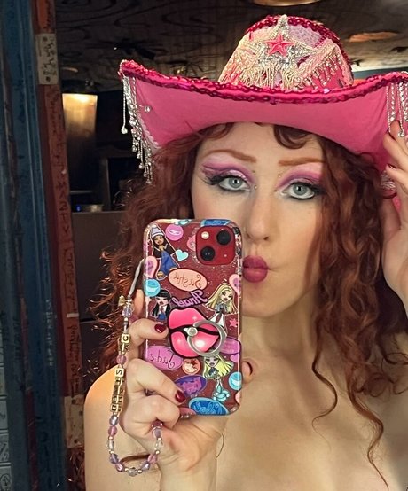 Chappell Roan adult star pics