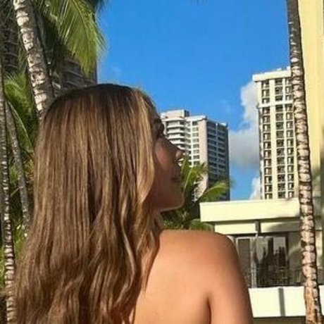 chlomaegan naked star photos