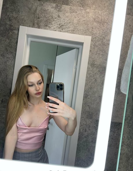 cutie kira adult actress img