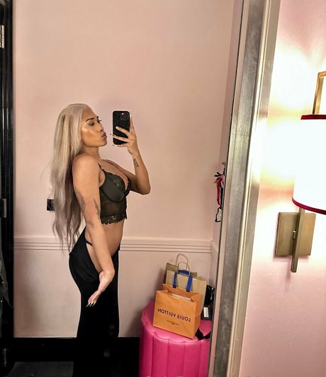 kira asia ts star beautiful galleries