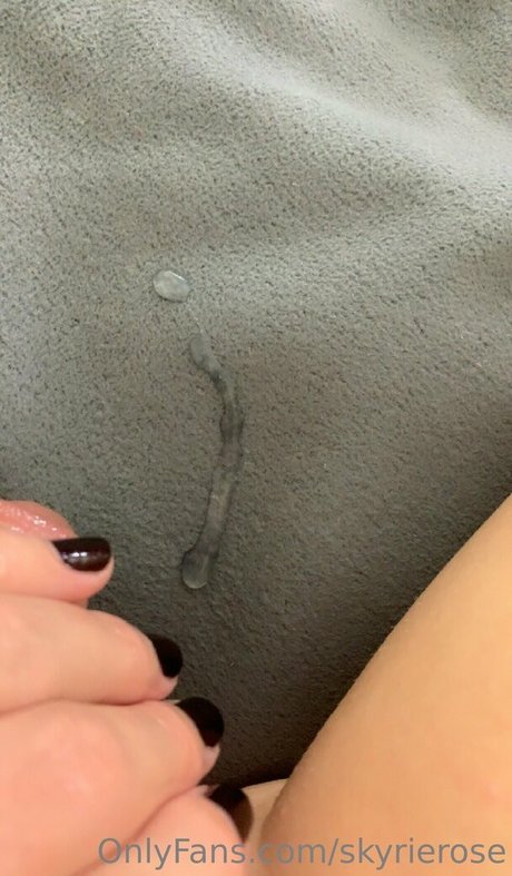 skyrierose model adult photo