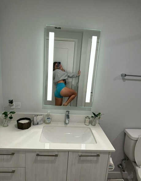 tanned onlyfans hot nude image