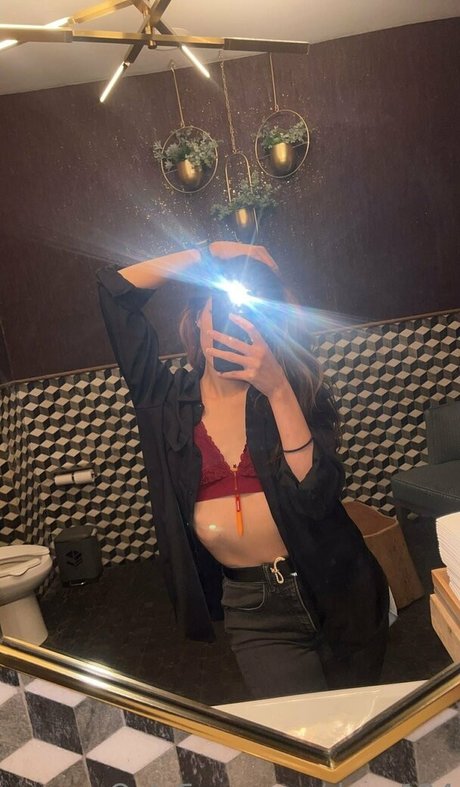 lightskin onlyfans hot img