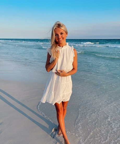 Abbie Bruney erotic actress img