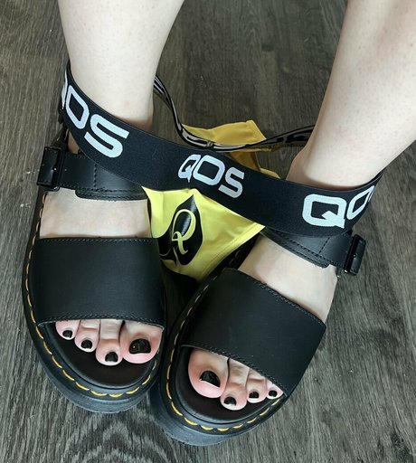 HotWifeHeidi star beautiful images