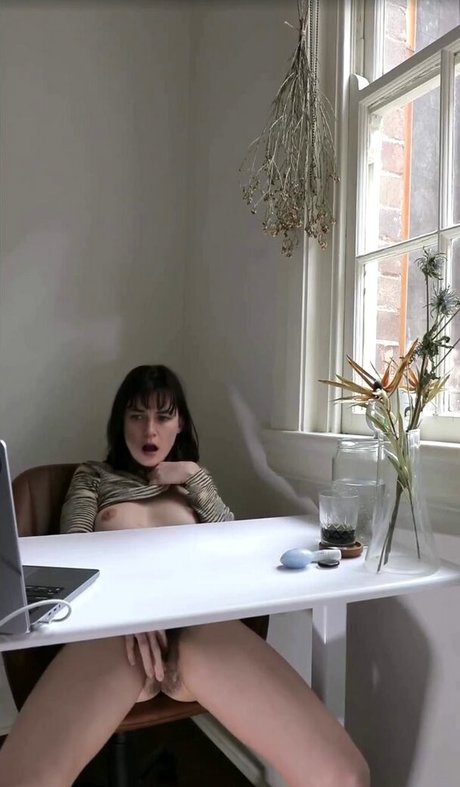 mia tv star free pictures