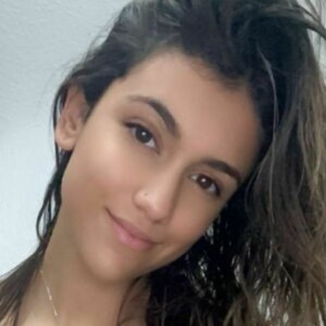 Spooky yellowjacket pornstar nude pics