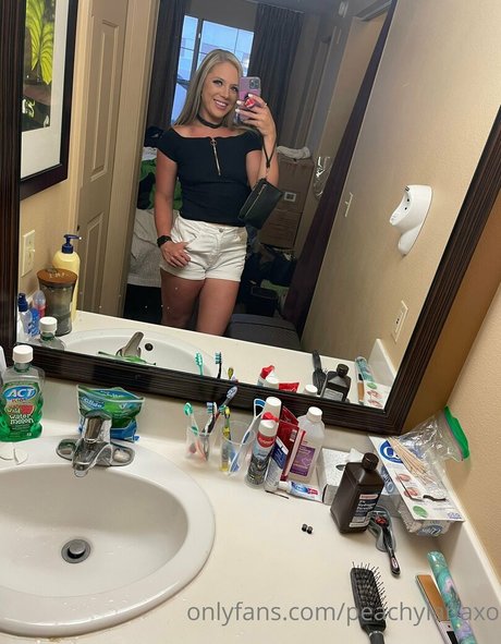 peachylanaxo model pornographic gallery