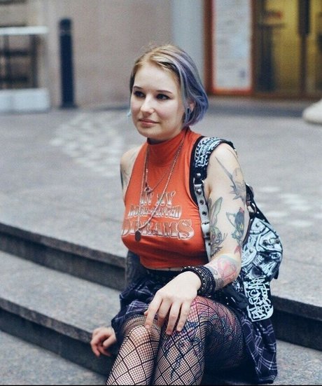 Weronika Truszczynska adult model pictures