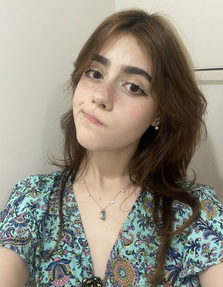 Isabella Angelina erotic actress pics