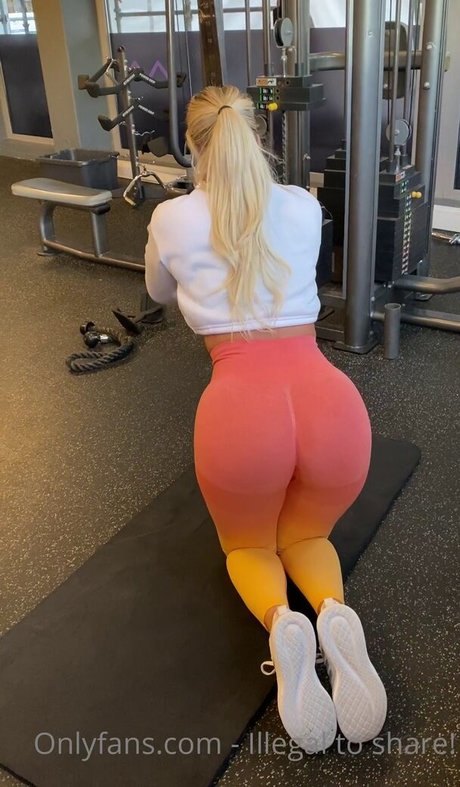 Cuurvybabe hot pornstar pic