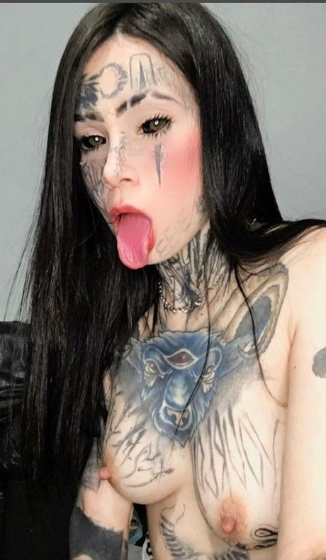 Insaneinternetgrl model erotic pictures