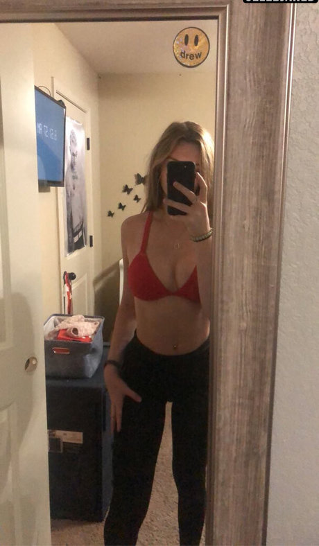 Savannah Colver star beautiful image