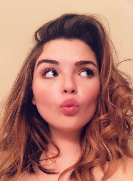 Alondra Larson pornstar free img