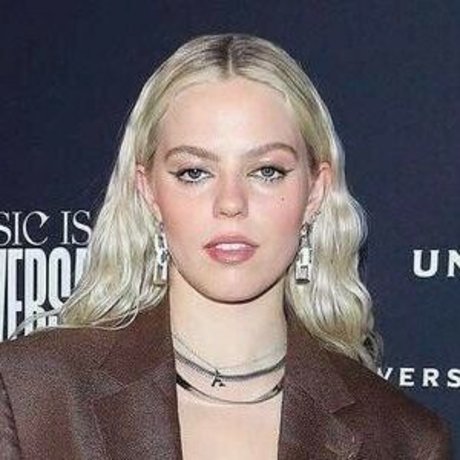 Renee Rapp nudes actress gallery