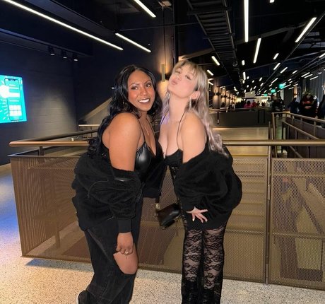 milf glasses onlyfans sexy nude picture