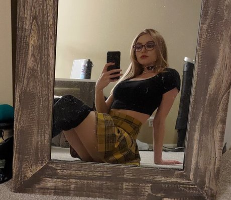 Cyndakate nudes model photo