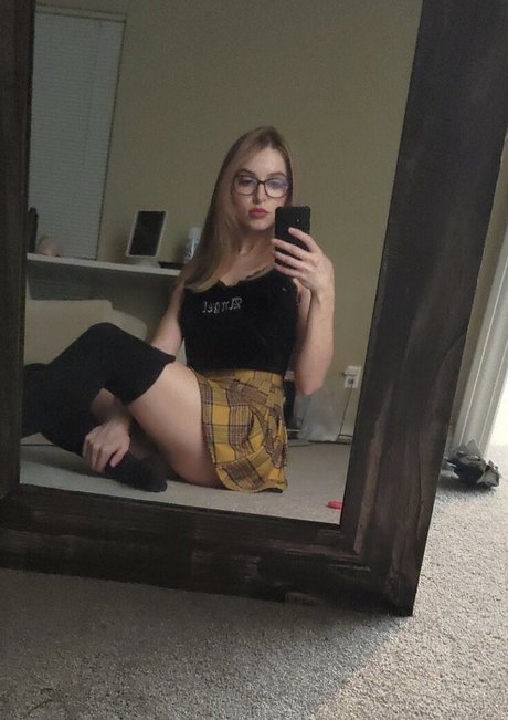 Cyndakate model top gallery