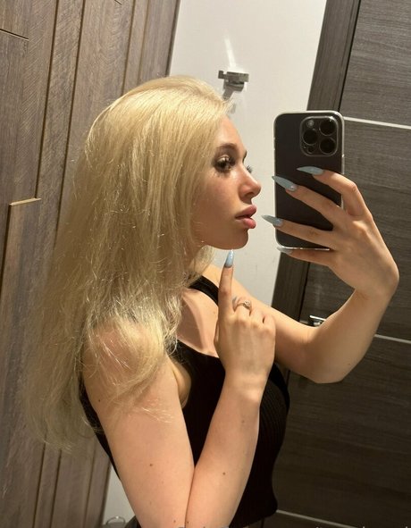 chloe lust pornstar naked gallery