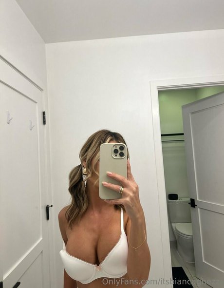 itsbiancaghezzi model erotic pic