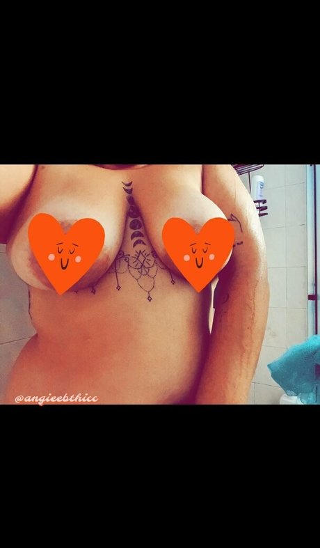 angieebthicc model top image