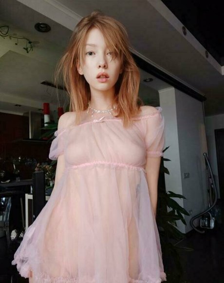 blonde shemale onlyfans porn pictures