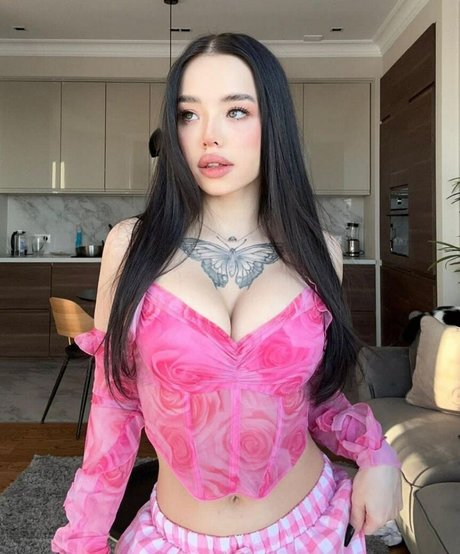 thick latina milf onlyfans erotic photos