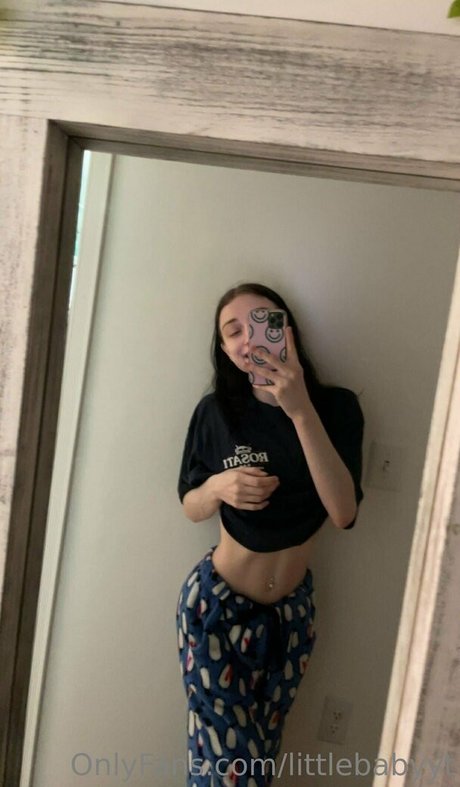 littlebabyyt pornstar sexy photo