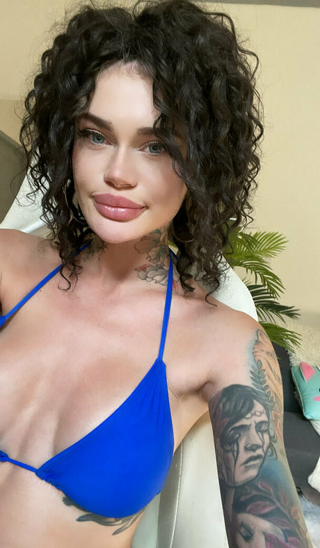 iamvirtuallady hot model archive