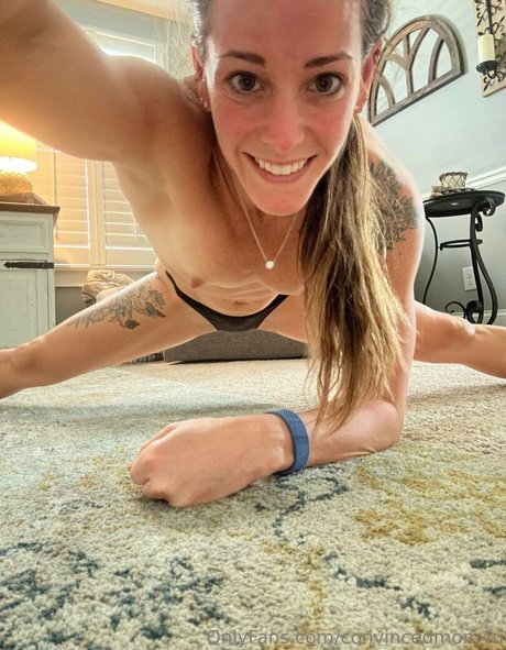 Convincedmom4u pretty model pic